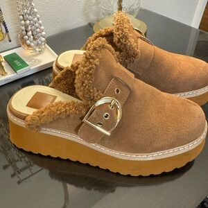 Dolce Vita clogs, size 7. Like new condition.